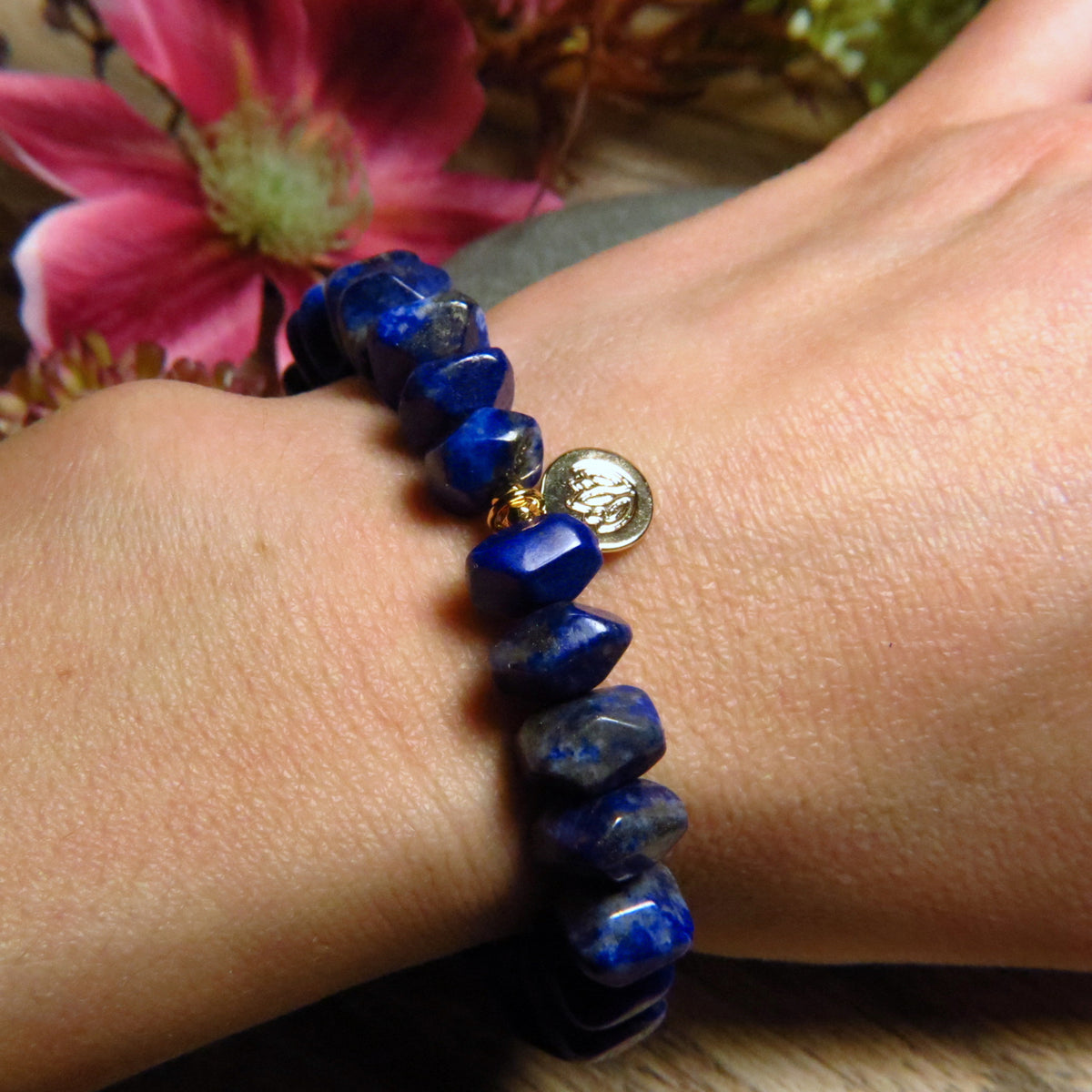 Lot De 4 Bracelets Dorés Femme - Bijoux Fleuris Avec Pierre Bleu Marine Et Zircon - Style Jonc, Alliage