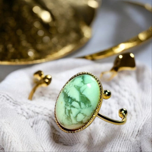 Bague "ANNIE " dorée or fin en pierre de Howlite blanche