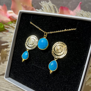 cadeau bijoux femme coffret boucles oreilles et pendentif en pierre naturelle turquoise tourmalyn bijoux - vue de pres