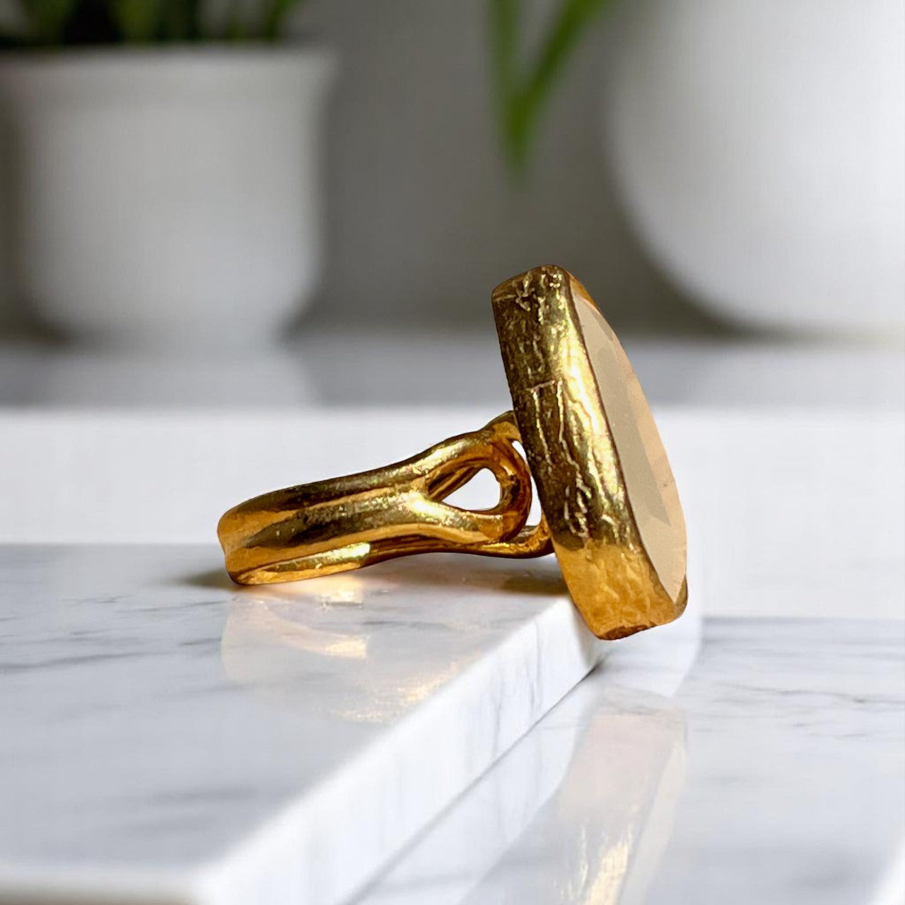 Bague "ELYNE" pierre naturelle agate blanche dorée or fin