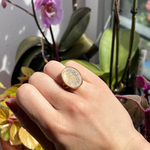 Bague "MIRALYS" pierre naturelle agate blanche craquelée dorée or fin