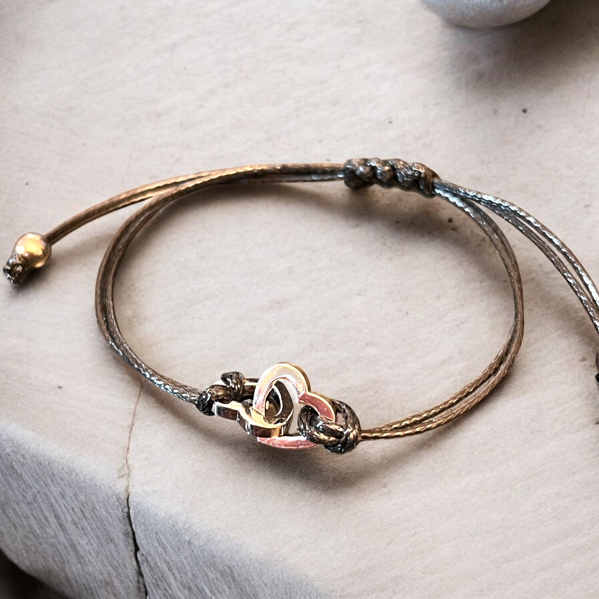 Bracelet "CORAZON" cordon adaptable deux coeurs argentés