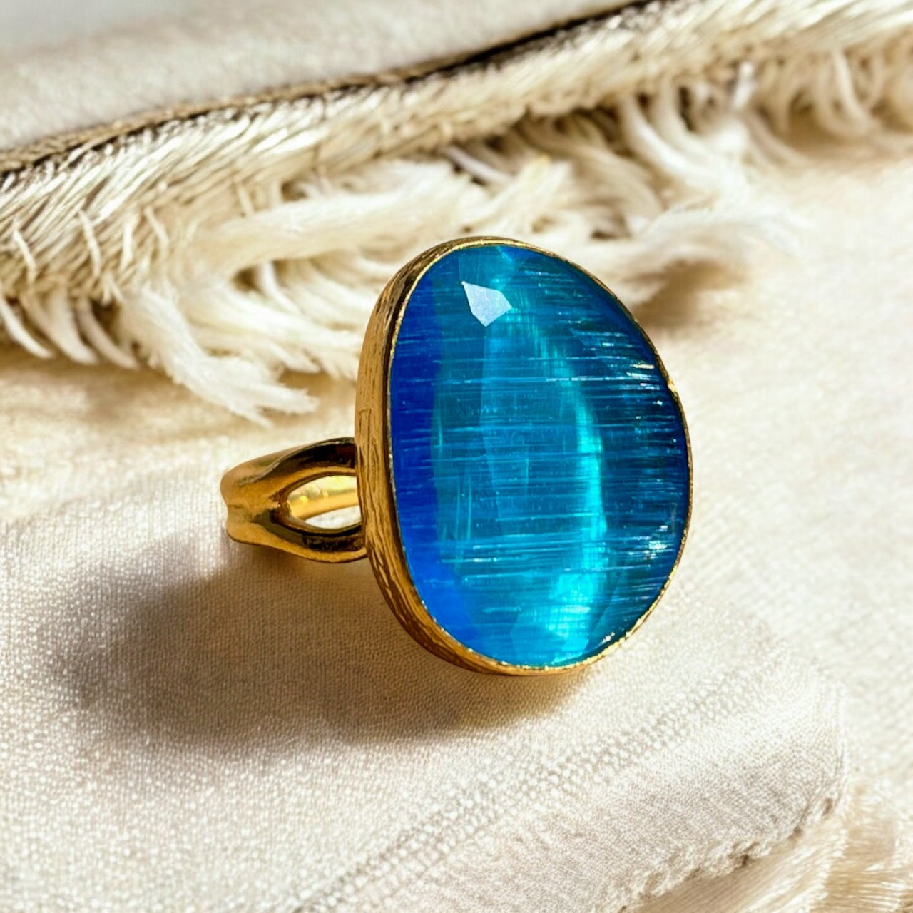 Bague "MUMBAI" pierre naturelle agate bleue dorée or fin