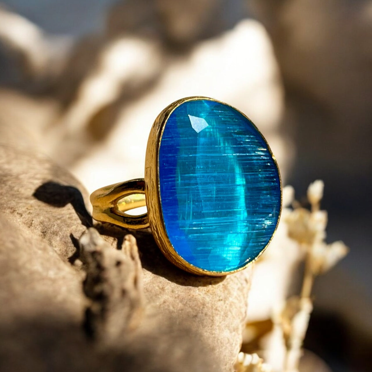 Bague "MUMBAI" pierre naturelle agate bleue dorée or fin