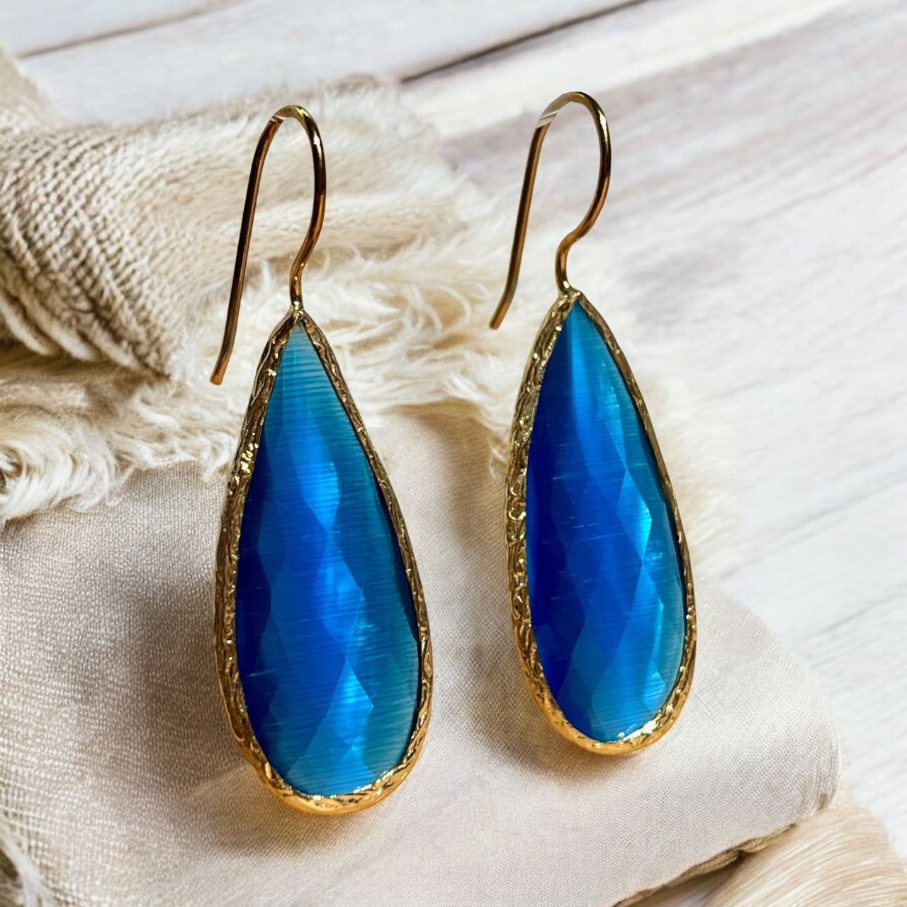 Boucles d’oreilles "DELHI" pierre naturelle Agate bleue dorées or fin