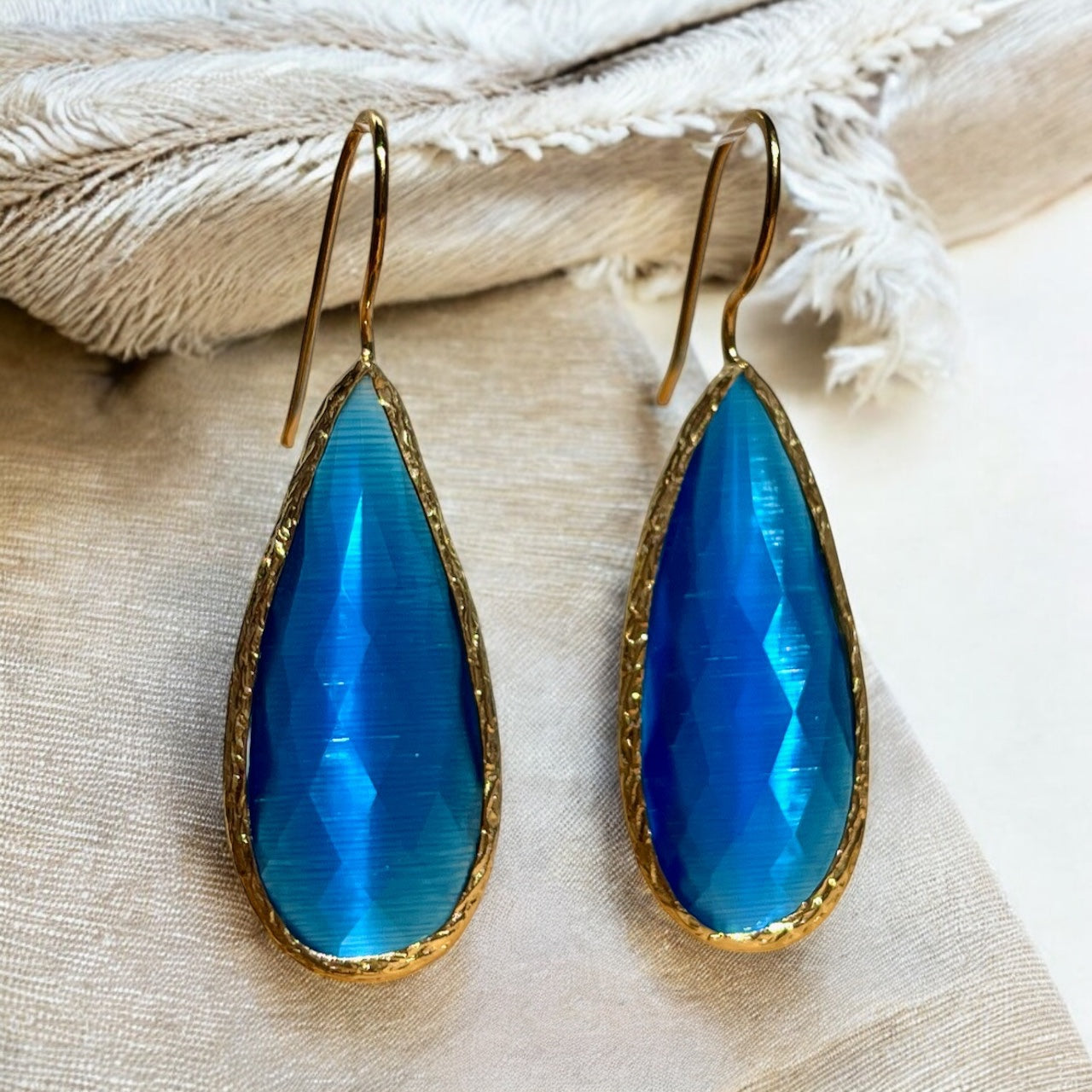 Boucles d’oreilles "DELHI" pierre naturelle Agate bleue dorées or fin
