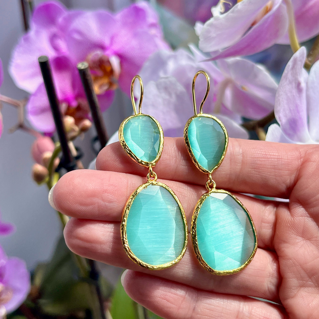 Boucles d'oreilles  "LAGOS" dorées or fin pierre d’ Agate bleue