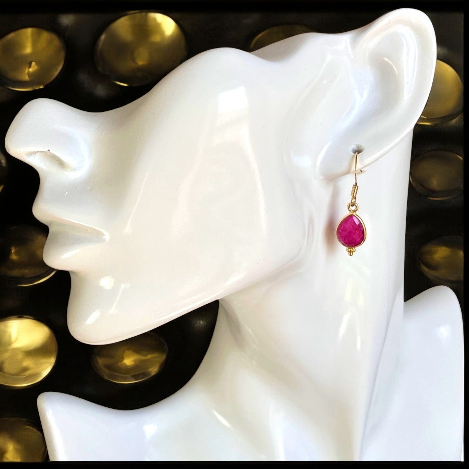 Boucles d’oreilles "BALTIMORE" dorées or fin Rubis brut