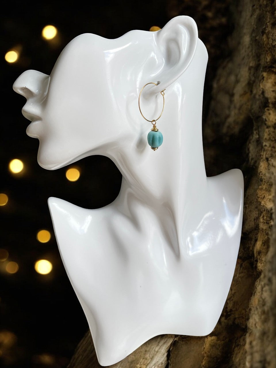Boucles d'oreilles "VALENTINA" perles africaines bleues dorées or fin