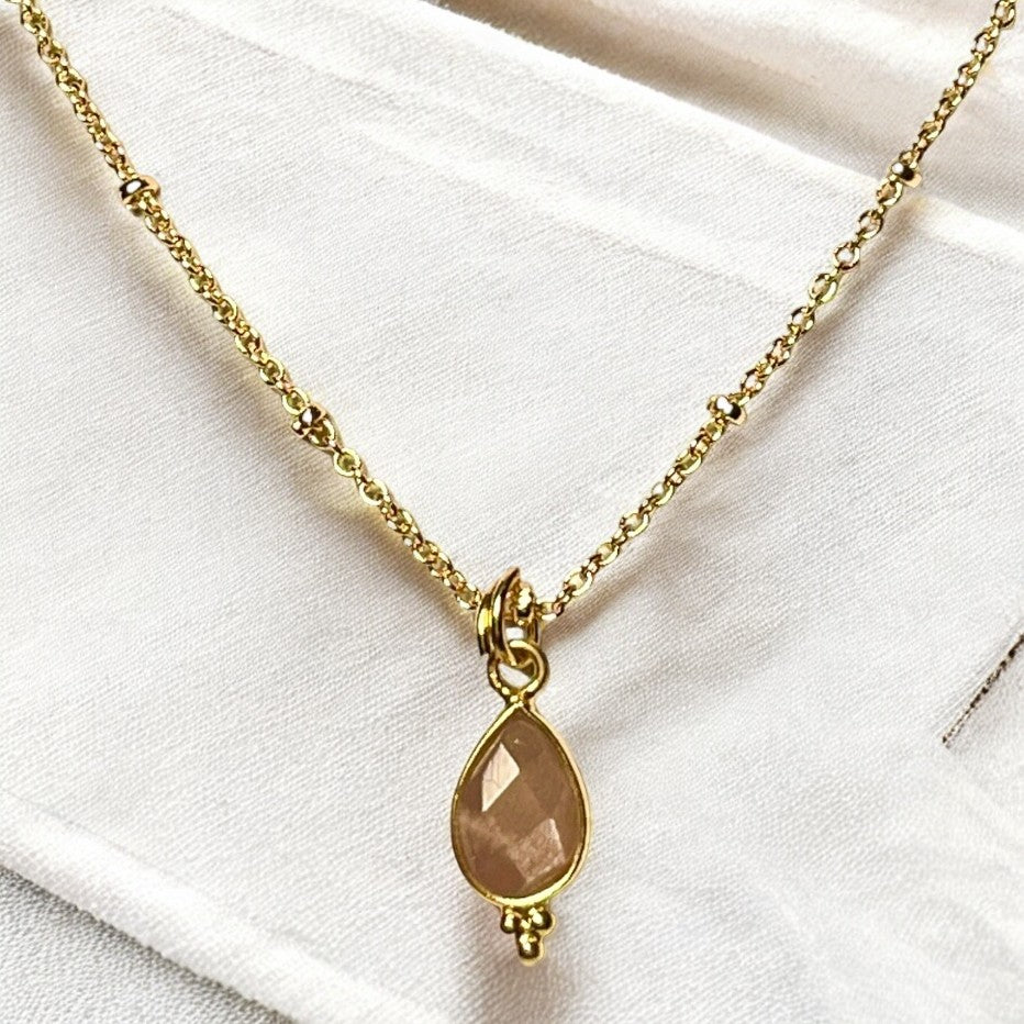 Pendentif "GIADA" doré or fin pierre de Soleil