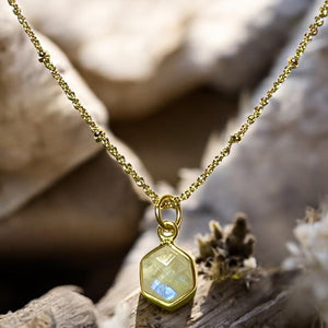 Pendentif "GABRIELLA" doré or fin en Pierre de lune