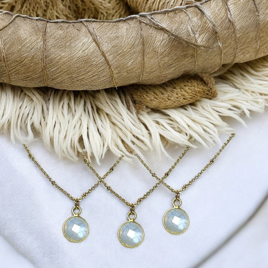 Pendentif "CATERINA" doré or fin en Pierre de lune