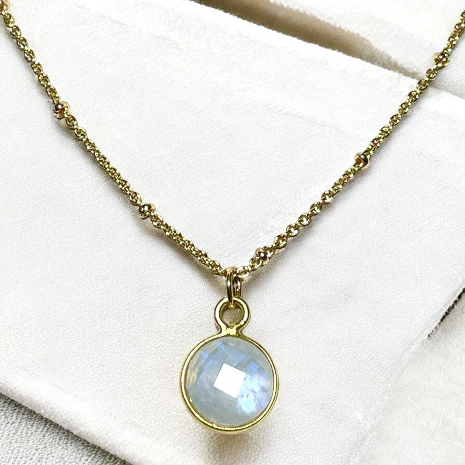 Pendentif "CATERINA" doré or fin en Pierre de lune