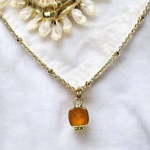 Pendentif "GIOVANNA" doré or fin pierre Calcédoine orange