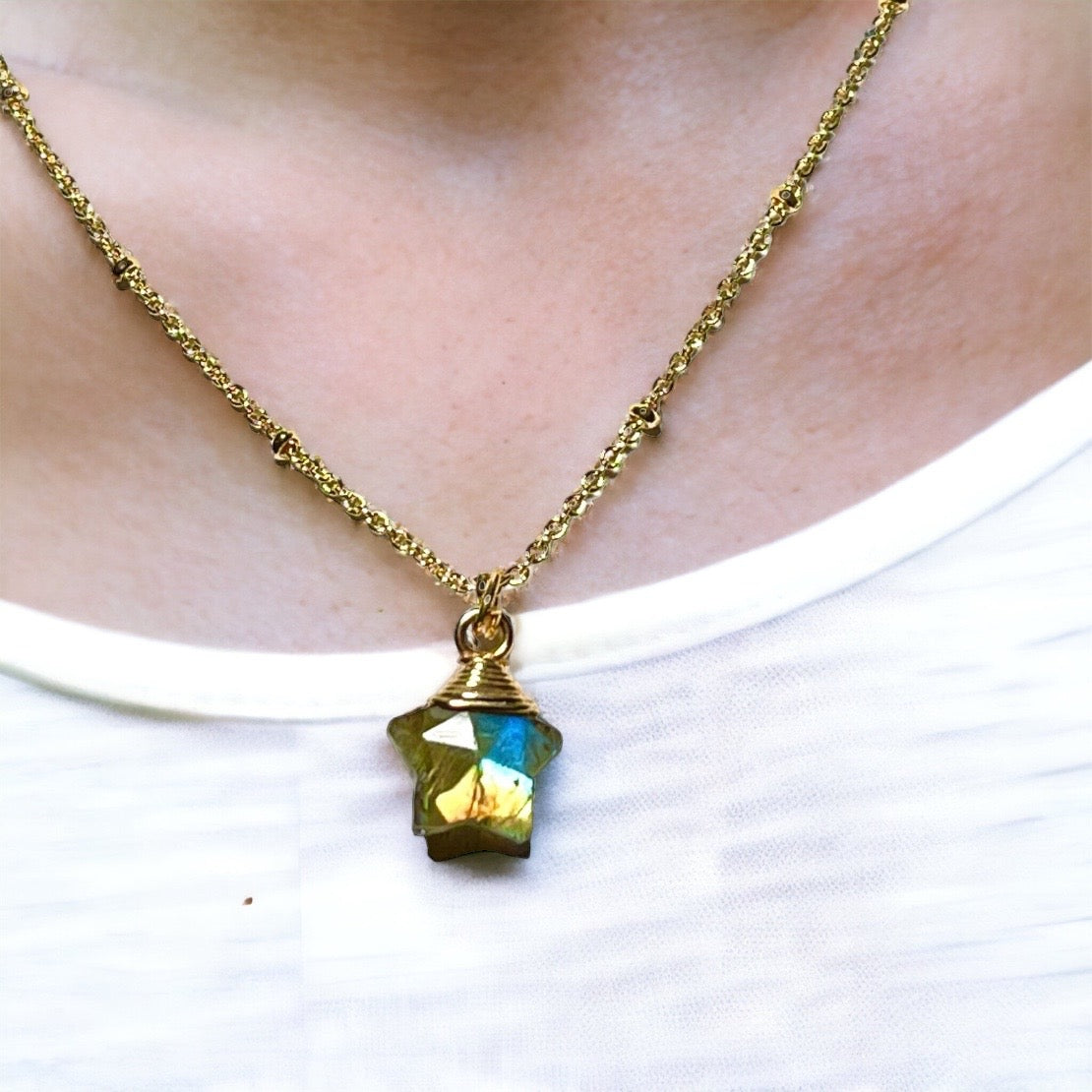 Pendentif "JODIE" doré or fin pierre Labradorite Etoile
