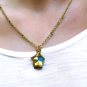 Pendentif "JODIE" doré or fin pierre Labradorite Etoile