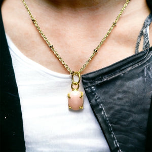 Pendentif "MANUELA" doré or fin pierre d’ Opale rose