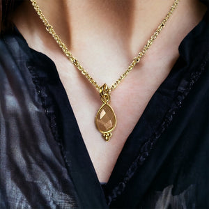 Pendentif "GIADA" doré or fin pierre de Soleil