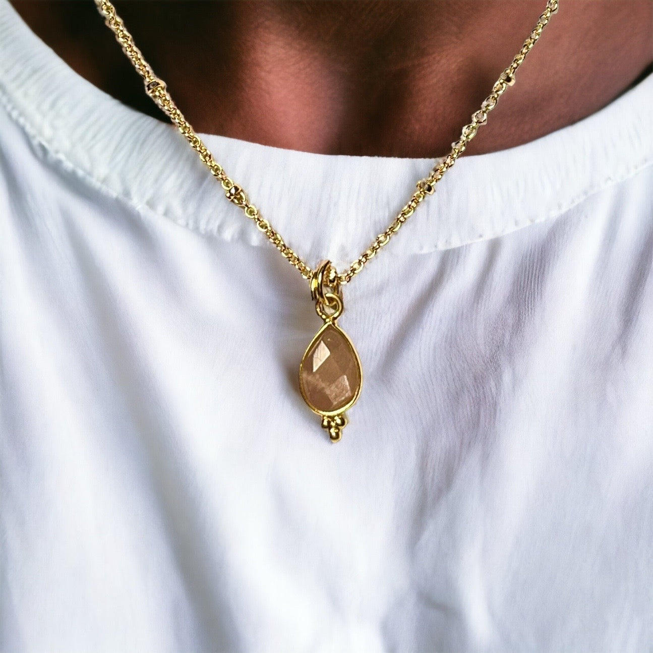 Pendentif "GIADA" doré or fin pierre de Soleil