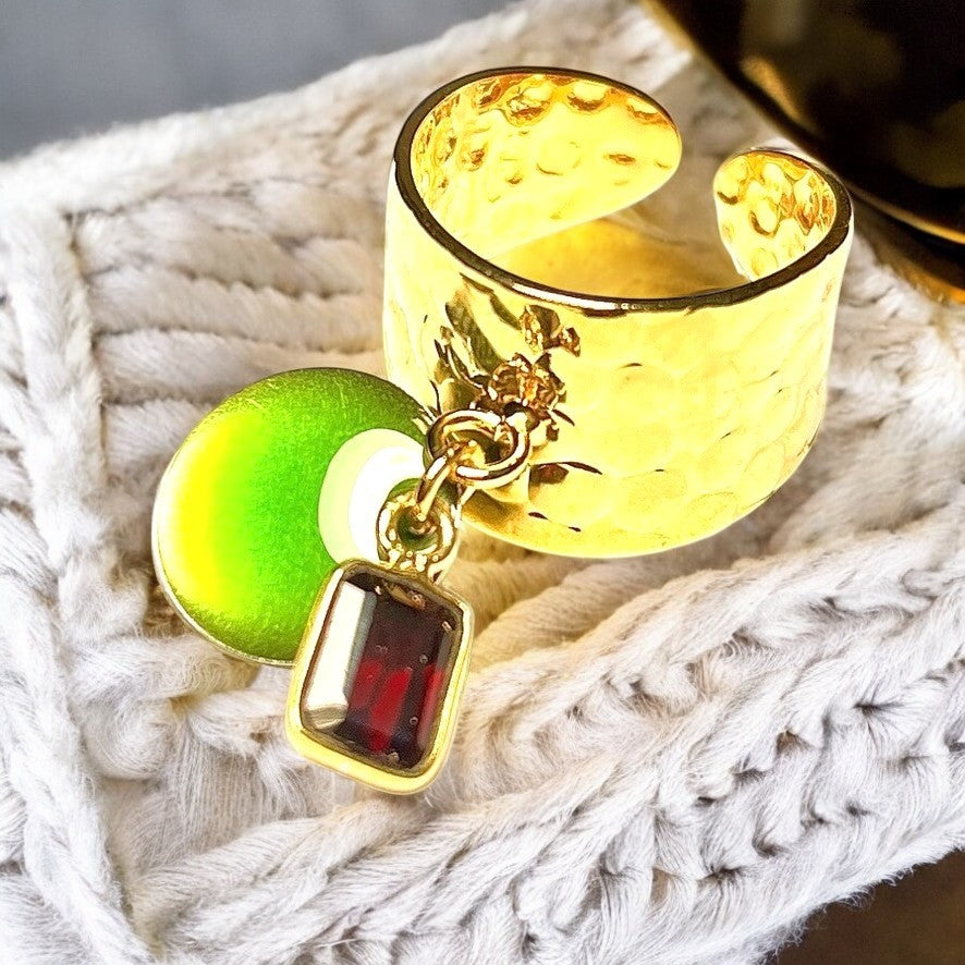 Bague "MELISSA" dorée or fin en pierre de grenat et sequin émaillé