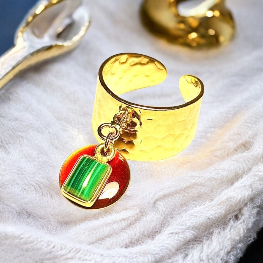 Bague "MANON" dorée or fin avec pierre de Malachite et sequin émaillé