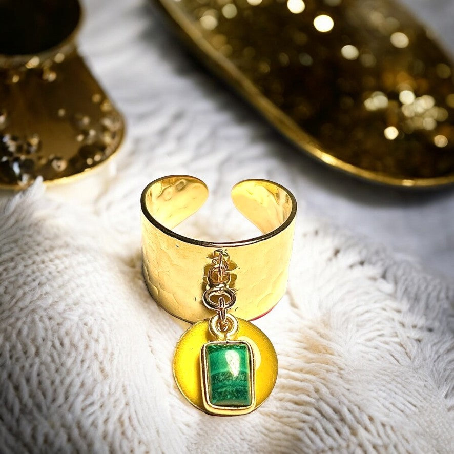 Bague "MARGAUX" dorée or fin en pierre de malachite et sequin émaillé