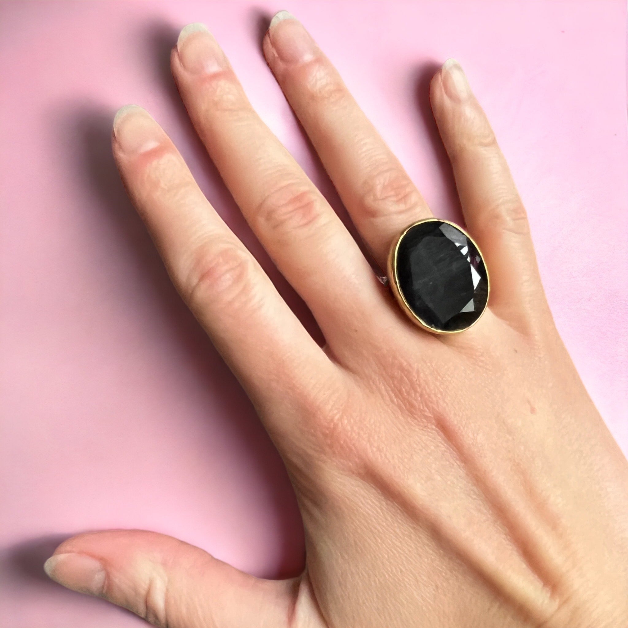 bague-femme-pierre-agate-noire-naturelle-doree-tourmalyn-bijoux