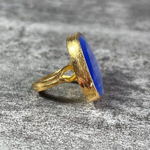 bague femme pierre naturelle agate bleue doree or fin - vue cote fond gris
