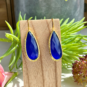 boucles d'oreilles agate bleue longues - vue support décors