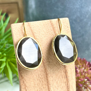 boucles oreilles femme agate noire or sur support de cote