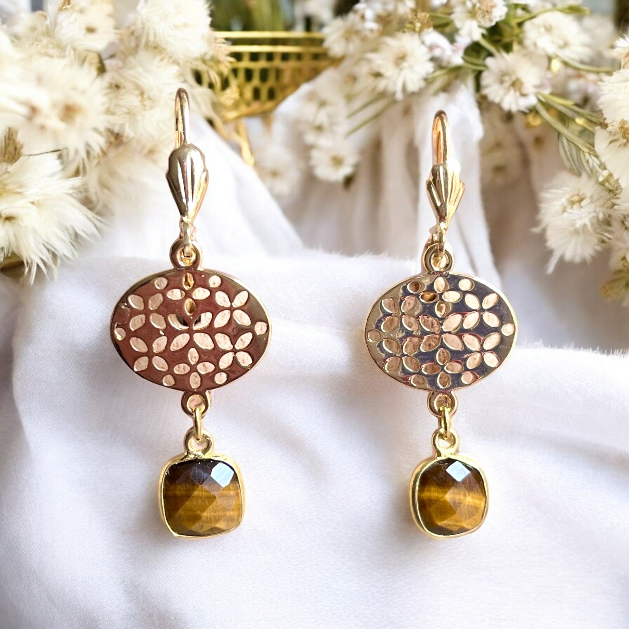 Boucles d’oreilles "CHANTAL" dorées or fin Oeil de Tigre