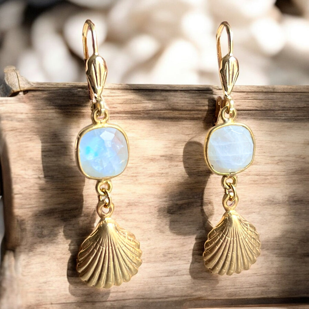 Boucles d’oreilles "COLETTE" dorées or fin en Pierre de Lune