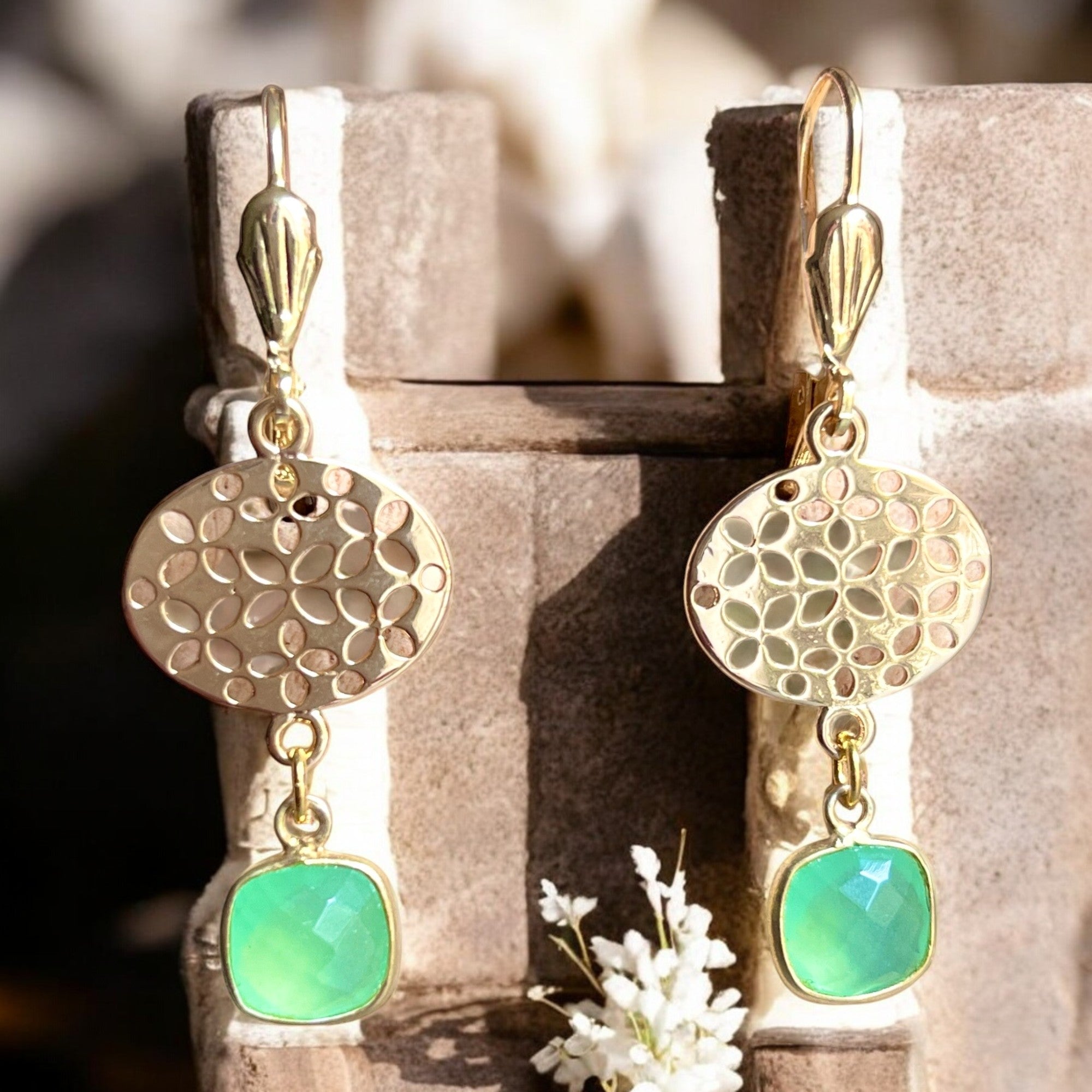 Boucles d’oreilles "FLORIANA" dorées or fin Calcédoine