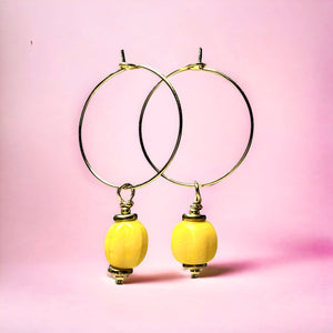 Boucles d'oreilles "AMALINA" perles africaines jaunes dorées or fin