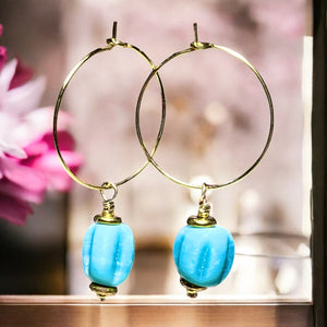 Boucles d'oreilles "VALENTINA" perles africaines bleues dorées or fin