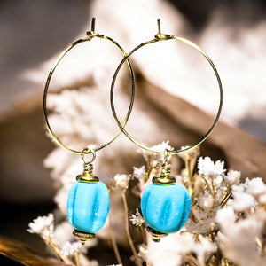Boucles d'oreilles "VALENTINA" perles africaines bleues dorées or fin