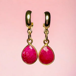 Boucles d’oreilles "VALÉRIE" dorées or fin Rubis brut