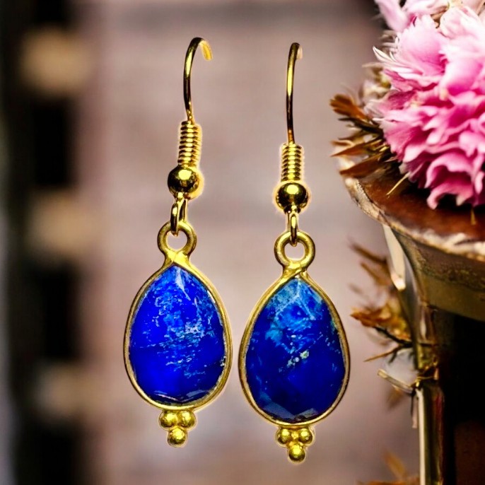 Boucles d’oreilles "FRESNO" dorées or fin Saphir brut