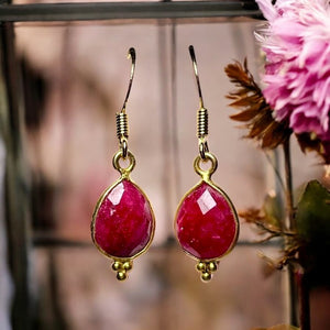 Boucles d’oreilles "BALTIMORE" dorées or fin Rubis brut