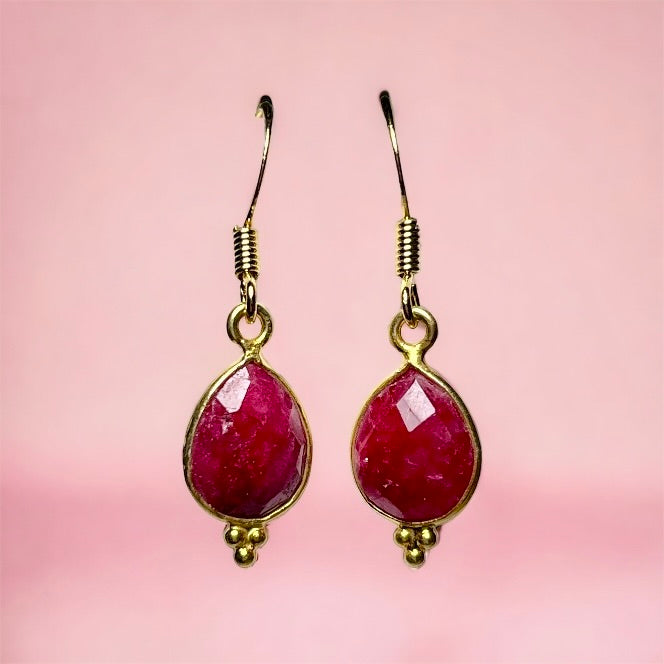 Boucles d’oreilles "BALTIMORE" dorées or fin Rubis brut