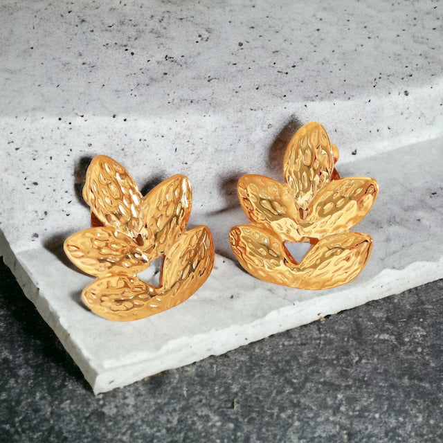 boucles oreilles femme feuilles acier inoxydable cadeau tourmalyn bijoux - fond beton