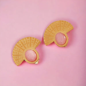 boucles oreilles femmes acier inoxydable paris cadeau quartz rose tourmalyn bijoux - fond rose vue de cote