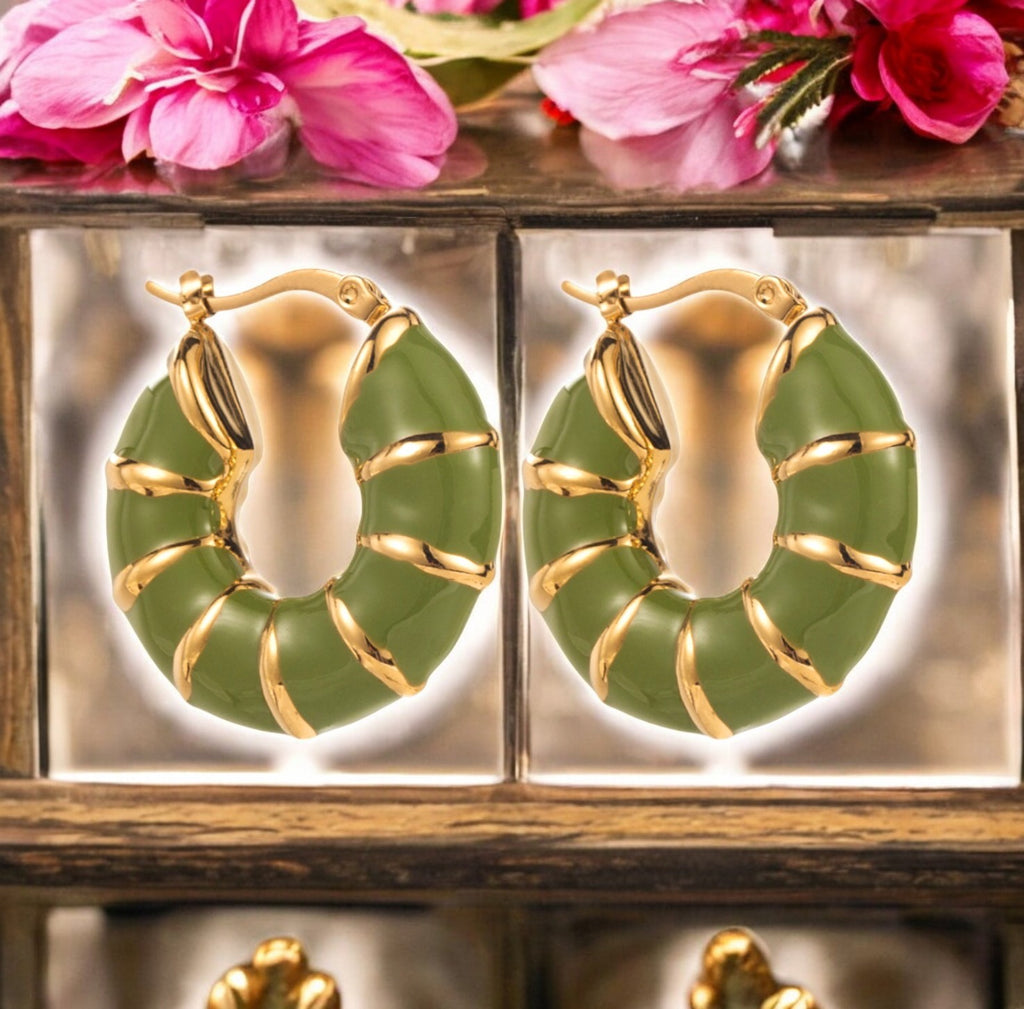 Boucles d'oreilles "MILADY" en acier inoxydable doré émail kaki