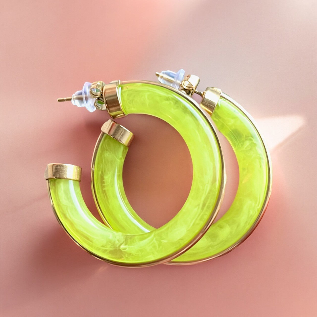 boucles oreilles femme acier inoxydable dore resine vert pomme tourmalyn bijoux