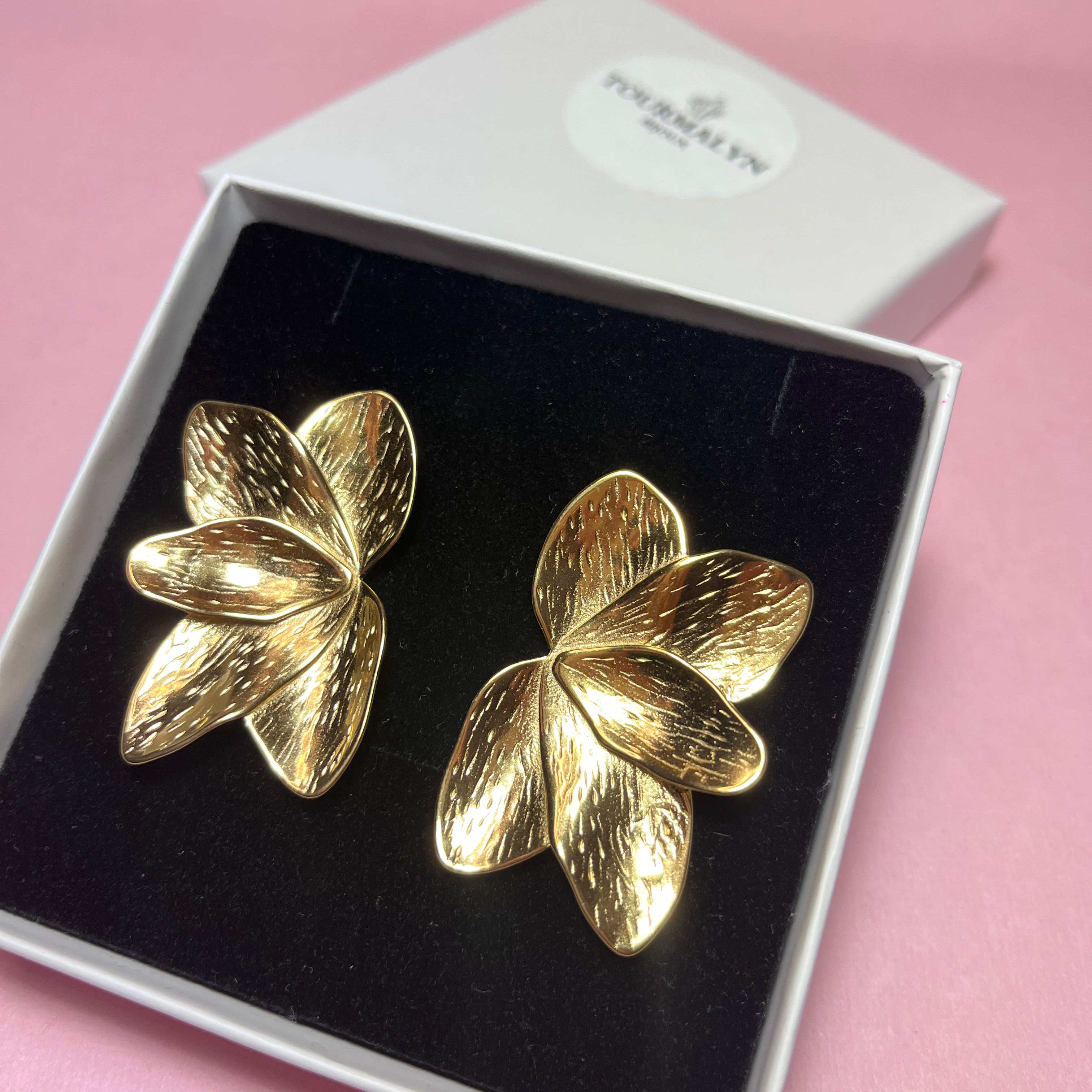 boucles oreilles femme acier inoxydable fleurs orchidées dorées  tourmalyn bijoux  dans boîte avec couvercle