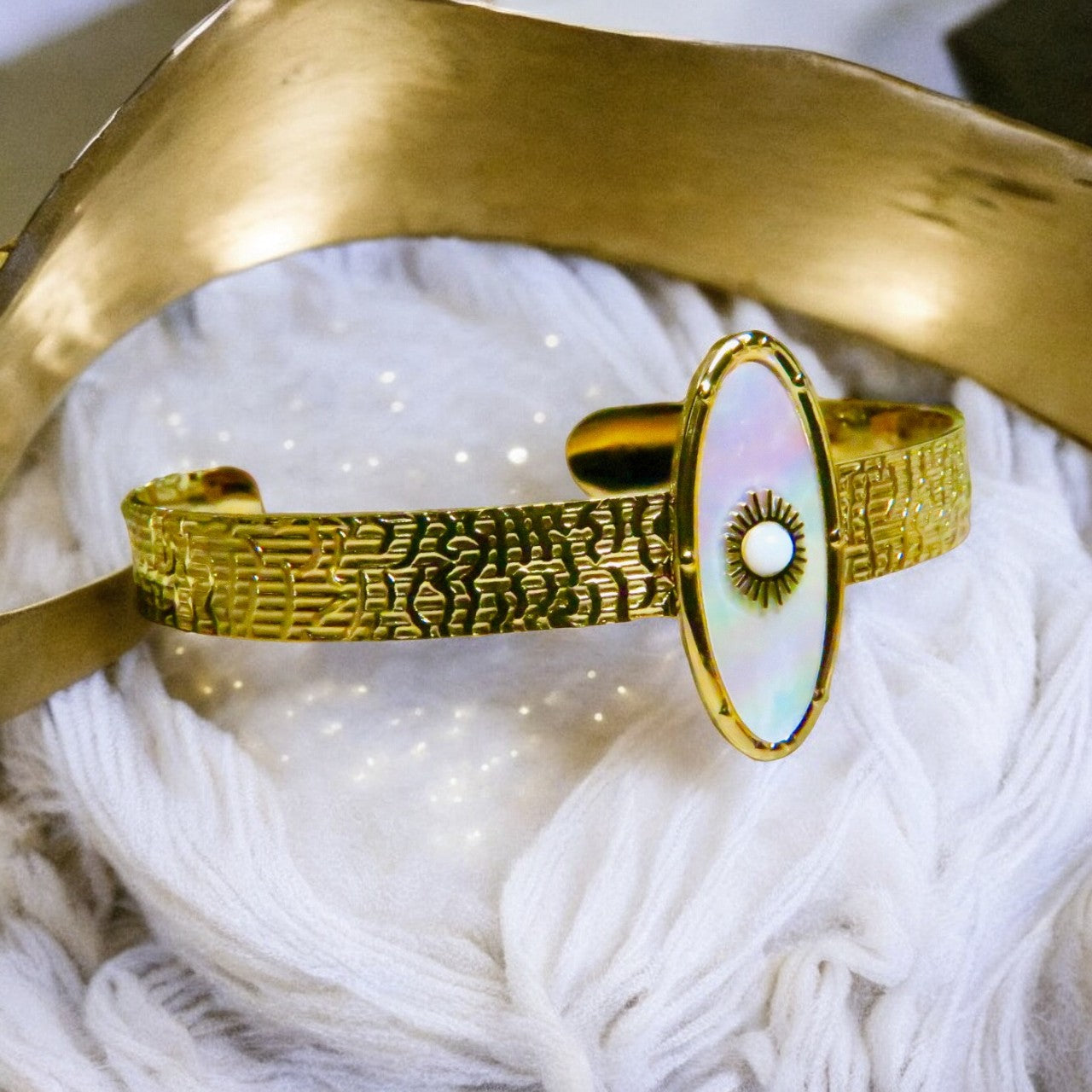 Bracelet "SANDRA" doré - adaptable avec Nacre naturelle