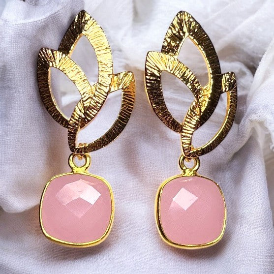 Boucles d’oreilles "HARPER" dorées or fin Calcédoine Rose