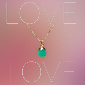 Pendentif "MARIANNE" doré or fin pierre Calcédoine verte