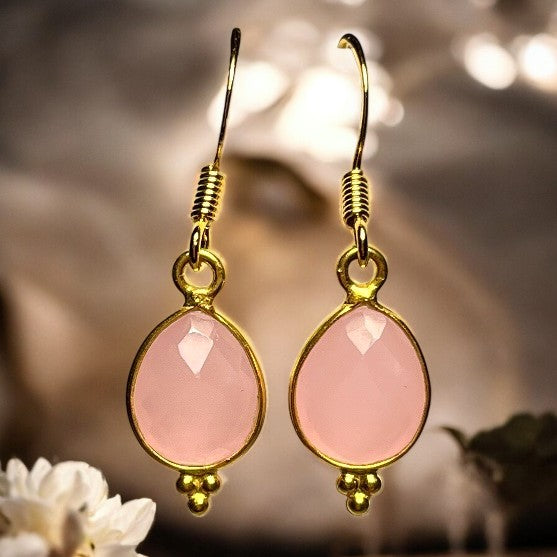 Boucles d’oreilles "AMELIA" dorées or fin Calcédoine Rose
