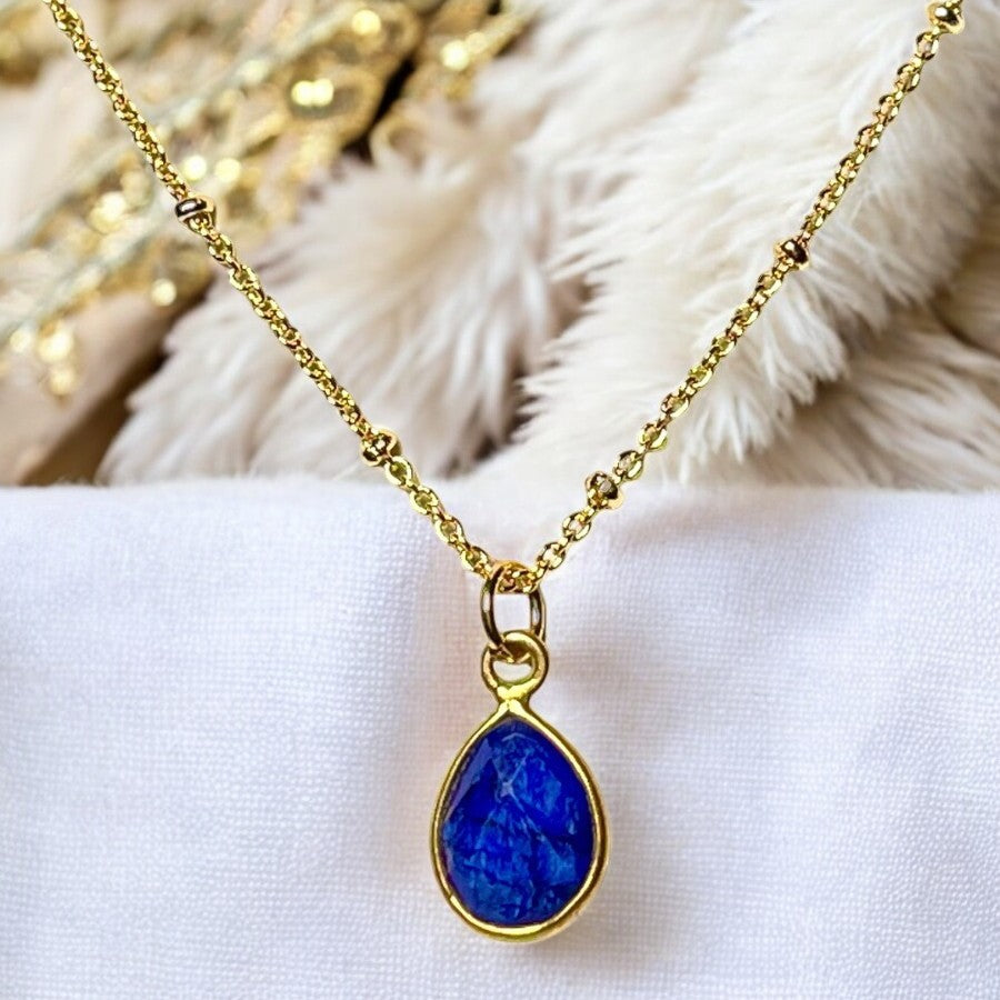 Pendentif "CORALIE" doré or fin pierre Saphir brut se